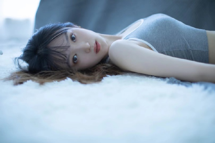 奇怪的她